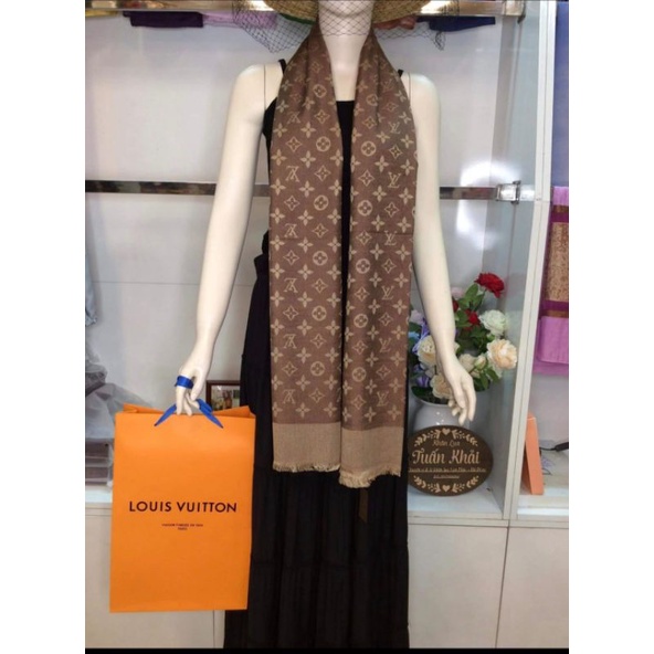 Khăn choàng cổ pashmina họa tiết thời trang.