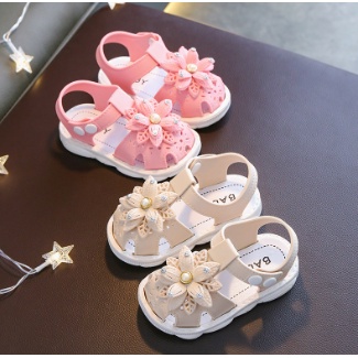 GIÀY SANDAL TẬP ĐI ĐẾ CAO SU CHỐNG TRƠN QUAI BẤM CÚC CHO BÉ