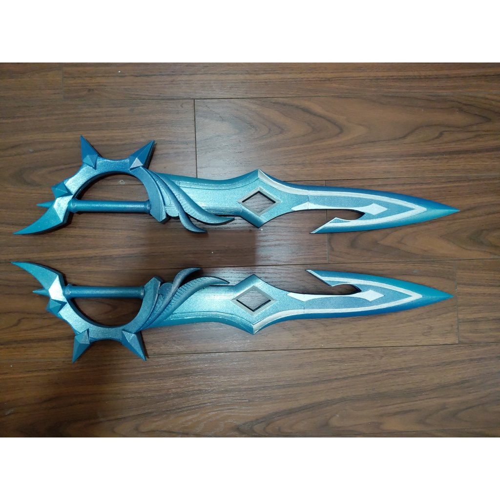Đạo cụ cosplay Dual Blade của nhân vật Childe trong tựa game Genshin Impact