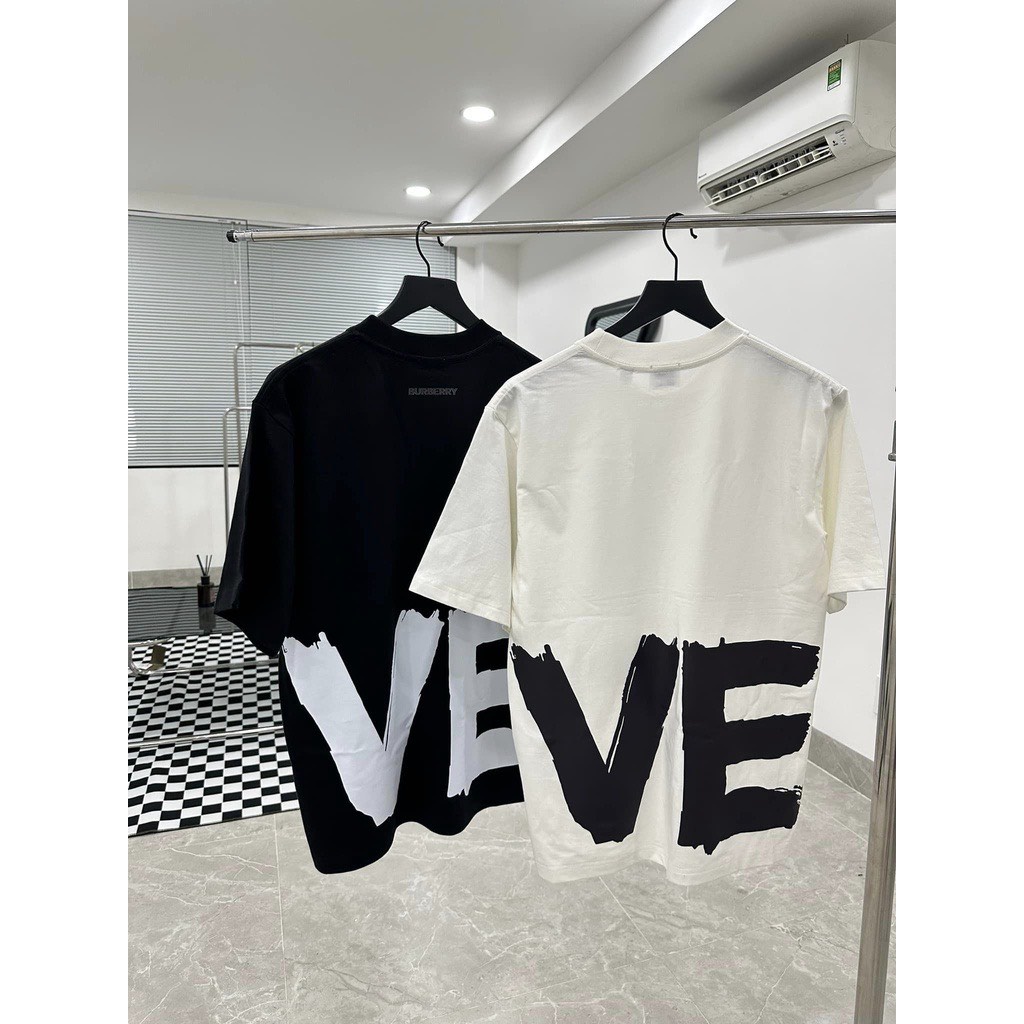Áo Thun Burberry LOVE Nam/Nữ: Phong Cách Tinh Tế